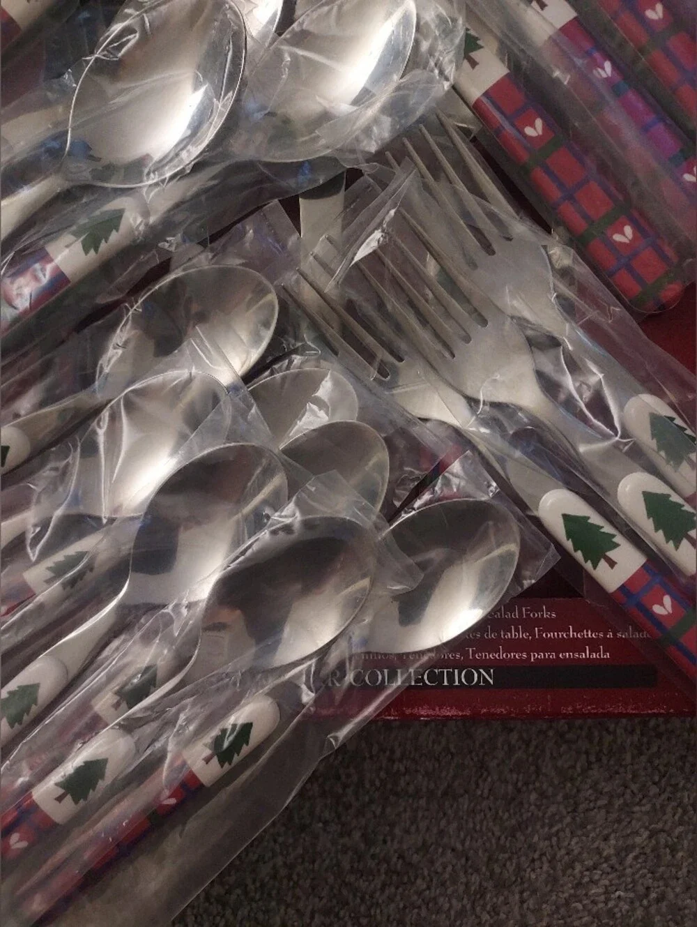Pfaltzgraff Snow Bear 20 Pc Flatware Set Service For 4 w/4 Extra Teaspoons NOS